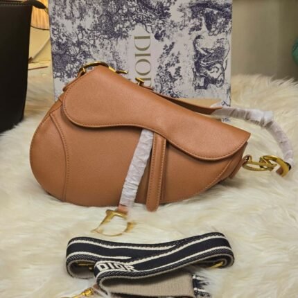 Camel leather saddle-shaped crossbody bag