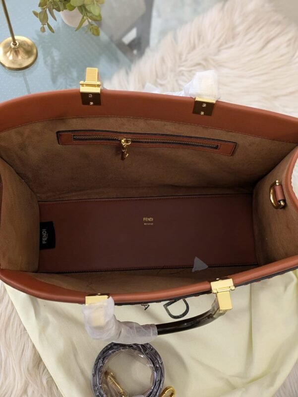 Structured Tote Bag opening