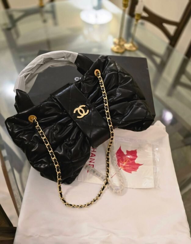 Bow-Style black Clutch